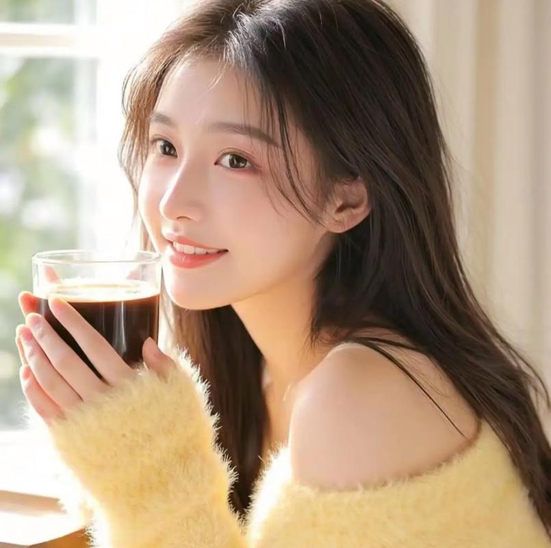 做团扇学“点蓝” 台湾大学生沉浸式体验传统非遗技艺